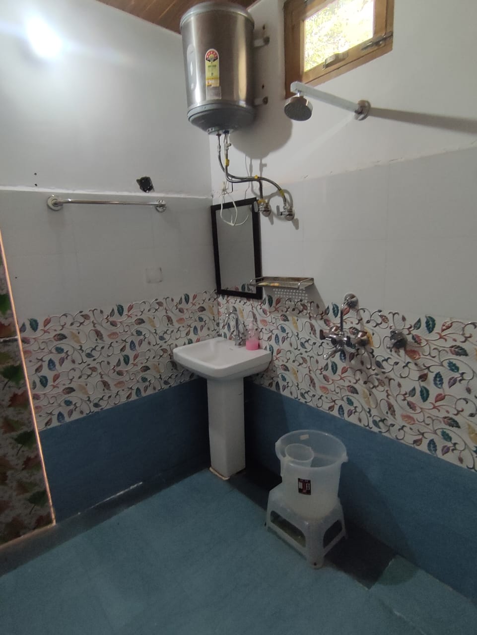 shiv kunj resort Bathroom view 1